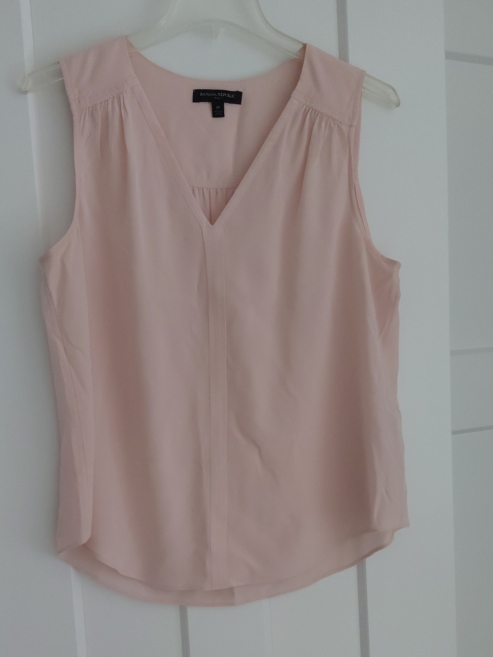 Banana Republic Pale Pink Sleeveless V-Neck